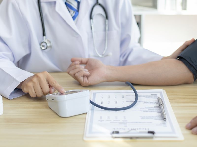 o que o cardiologista faz - exames